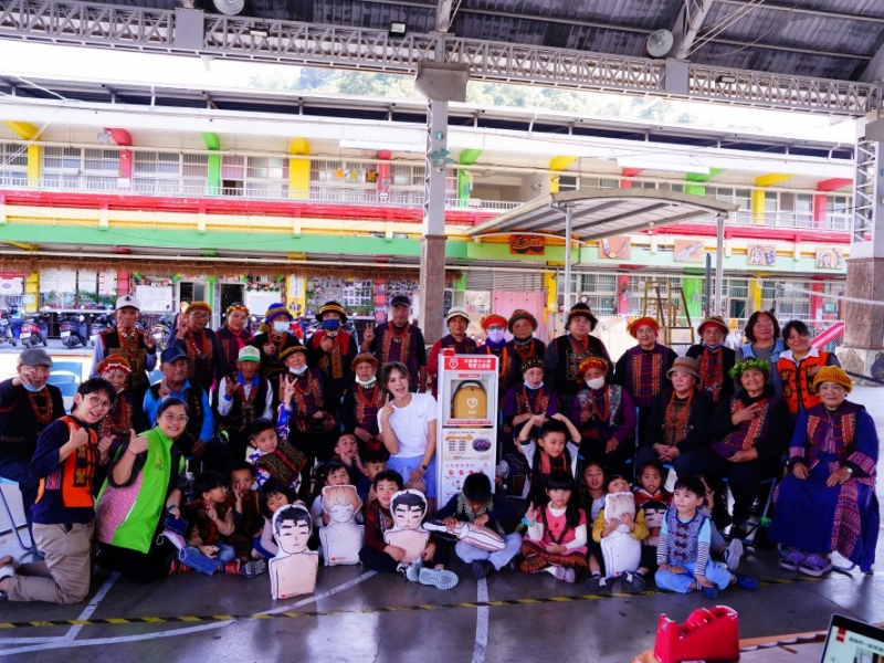 屏東縣瑪家鄉 |  佳義國民小學附設幼兒園 | 感謝 宥蓉老師一家人 透過 人人都會CPR‧處處都有AED 勸募計劃 媒合捐贈 | 提升校園生命安全